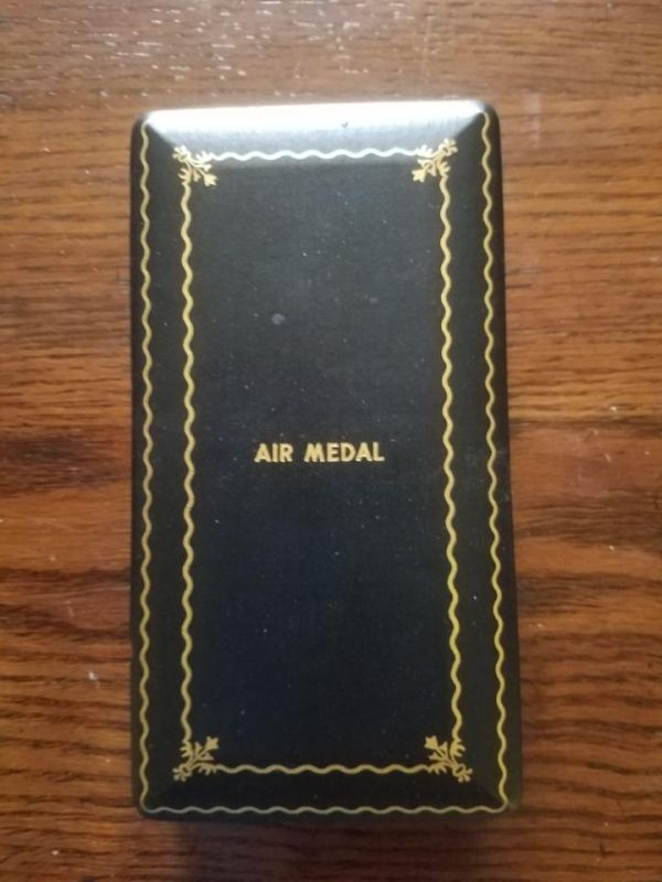 Air medal box